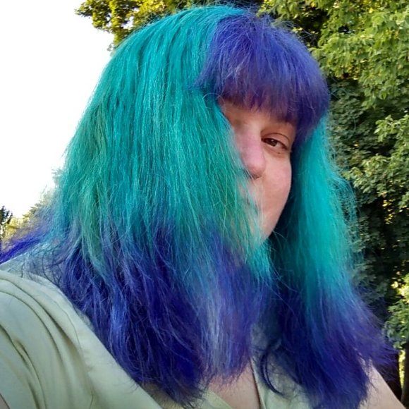 Meet your Posher, Shelli - Picture 2 of 2